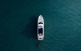 Ship travel yacht